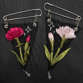 Flower Brooch - Carnations